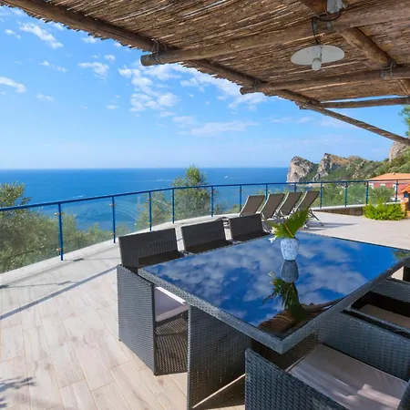 Amore - The Phoenix Holiday home *