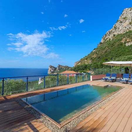 Holiday home Amore - The Phoenix