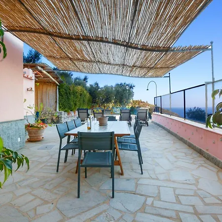 Holiday home Amore - The Phoenix
